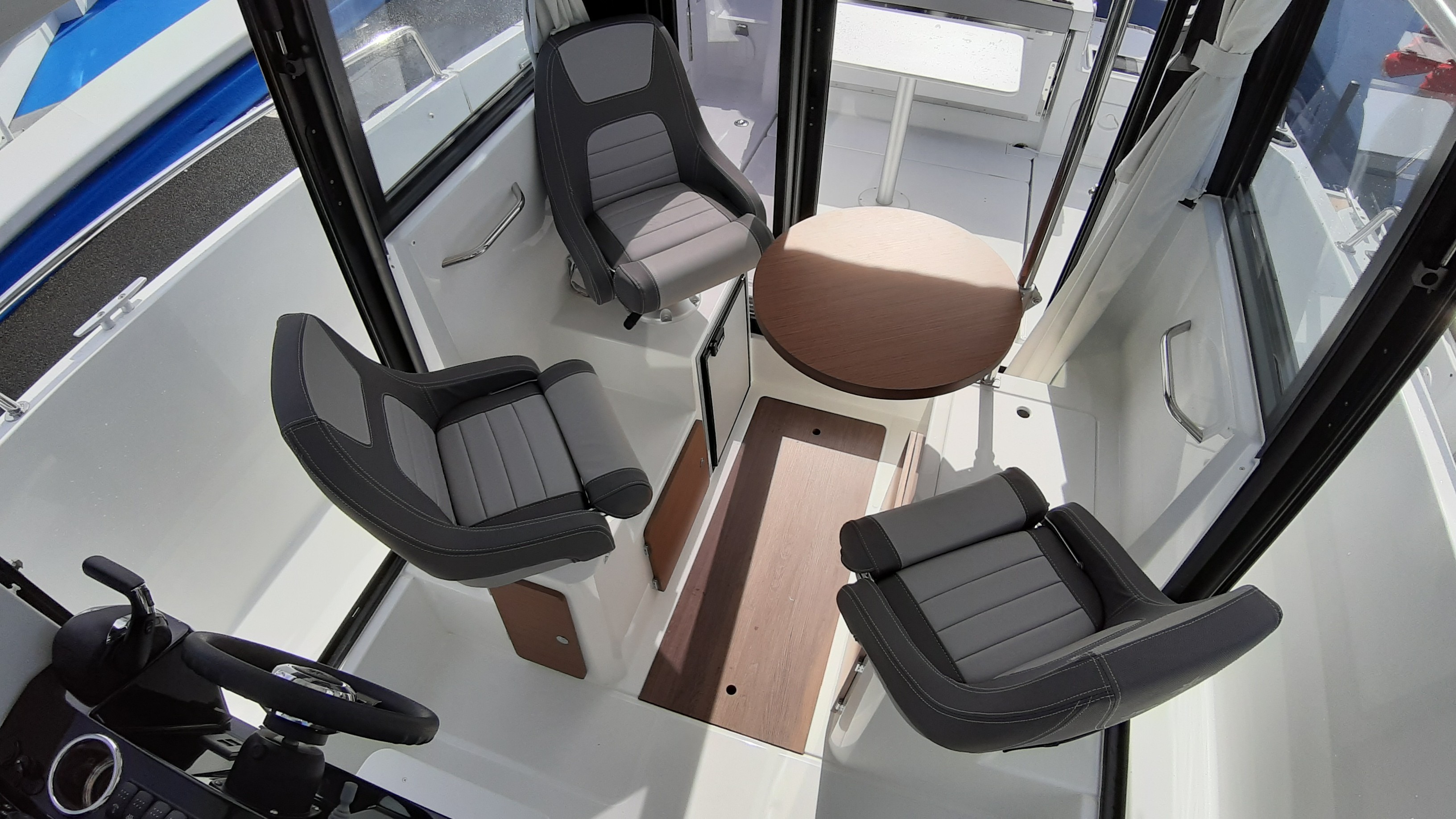 Swivel chairs in Merry Fisher 795 Sport S2